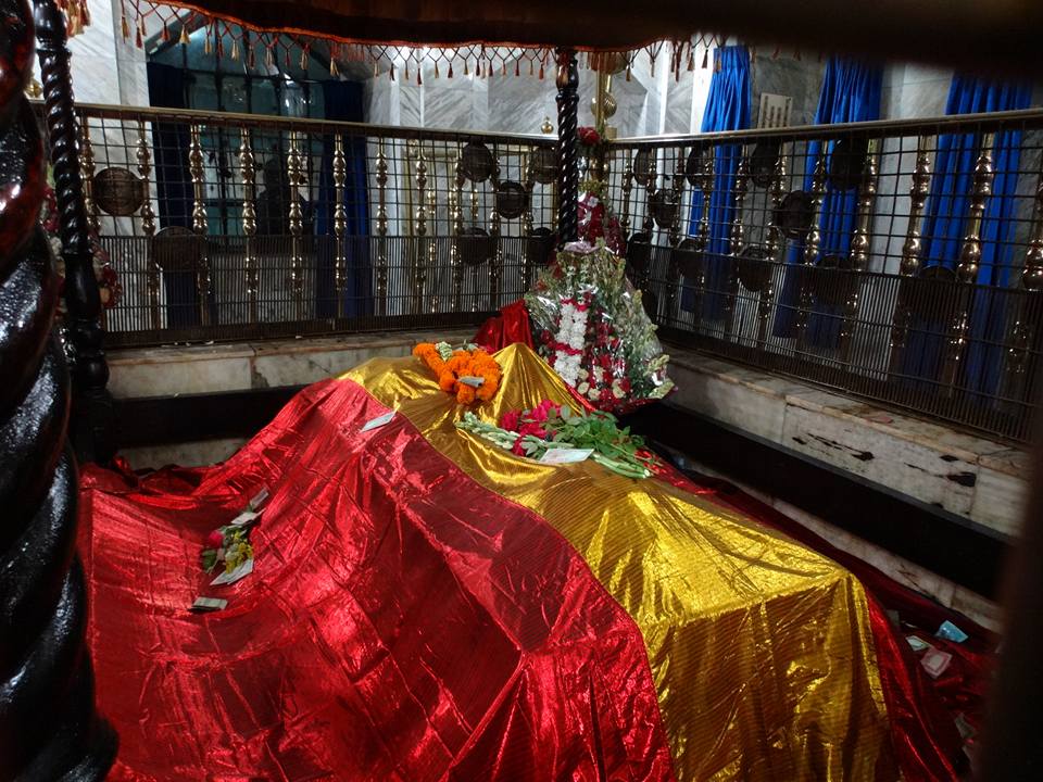 মুনতাসীর মামুন গং এর ইতিহাসবিকৃতি ও হাইকোর্টের মাজার শরীফের প্রকৃত ইতিহাস